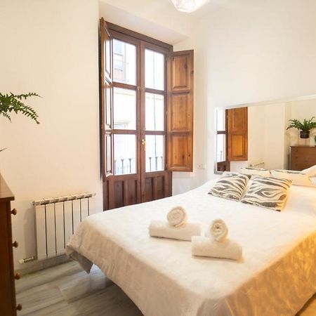 Bonito Y Acogedor Apartamento Pleno Centro Junto Catedral Granada Bagian luar foto